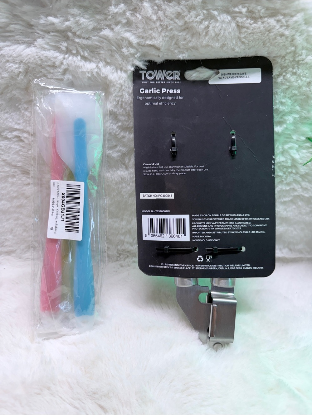NWT Tower Garlic Press with Black Handles & Mini Spatula Set 💝 - Picture 4 of 4